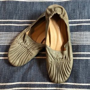 Chocolat Blu Shoes, Seamed Flat, Size 11
